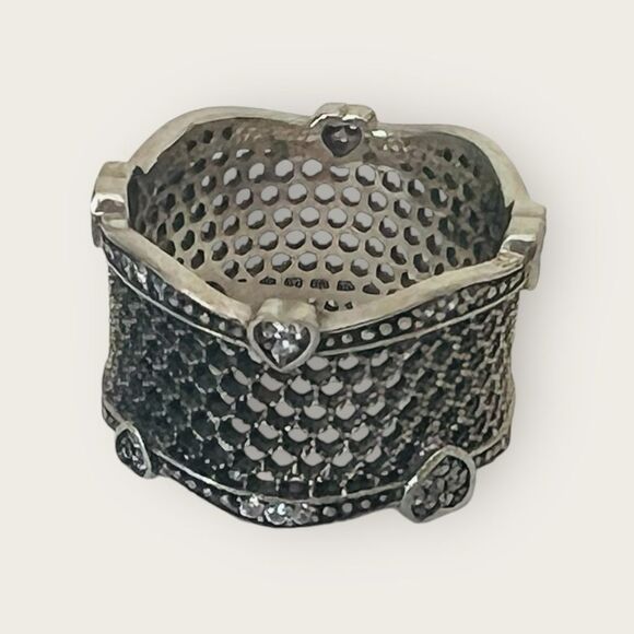 Silver plated mesh design ring size 5.5 With tiny hearts - Picture 6 of 7